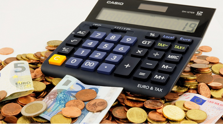 Податки з зарплати в Латвії