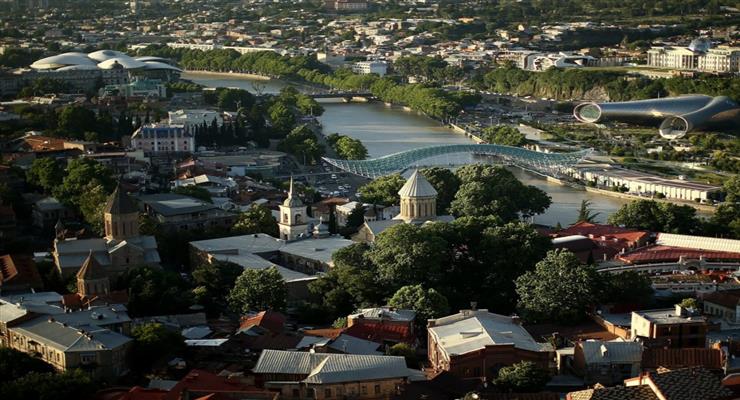 Грузія на кілька днів повністю заборонила рух автомобілів в країні