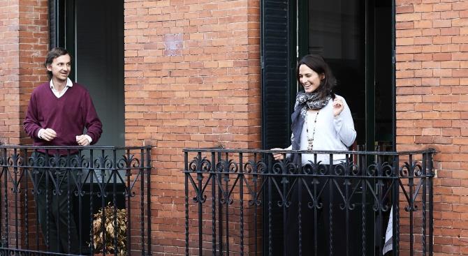 італійці, як можуть, підтримують дух нації