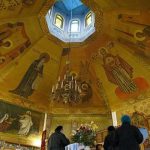 Греческая православная церковь из-за коронавируса будет праздновать Пасху при закрытых дверях Греческая православная церковь из-за коронавируса будет праздновать Пасху при закрытых дверях