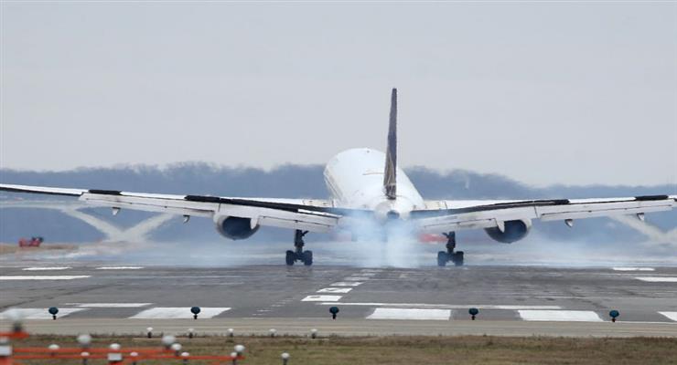 Virgin Atlantic оголосила, що має скоротити більше 3000 робочих місць