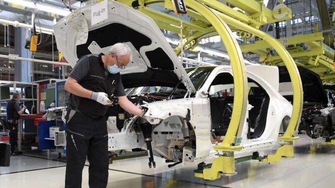 Renault планирует сократить около 15 000 рабочих мест по всему миру