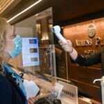 Выбрано 75 отелей в Греции, которые временно станут изоляторами для туристов с коронавирусом