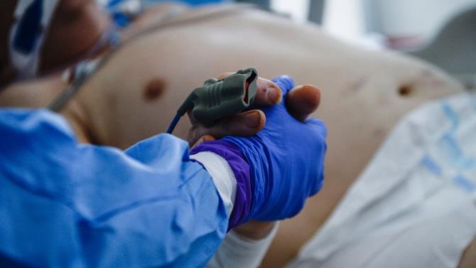 вмираючий Масіас закликав всіх носити маски