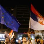 Третья ночь демонстраций в Белграде прошла мирно