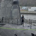 Британская атомная подводная лодка едва избежала столкновения с паромом