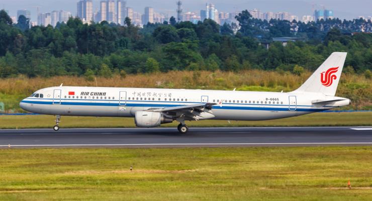 412 рейсів скасували через коронавируса