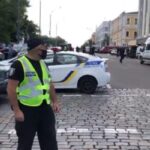 Чоловік захопив заручника в банку в Києві