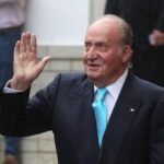 Бывший король Испании Хуан Карлос покидает страну из-за подозрения в коррупции