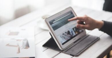 Міністерство освіти надасть 250 000 планшетів і 74 000 ноутбуків для онлайн-навчання в Румунії дітям з неблагополучних сімей будуть надані 250 000 планшетів