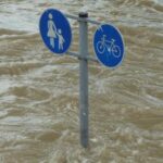 Четыре человека погибли в результате наводнения в Карачи Четыре человека погибли в результате наводнения в Карачи