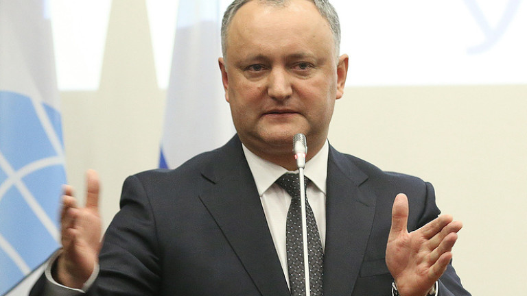 Президент Молдовы готов первым испытать российскую вакцину против COVID-19