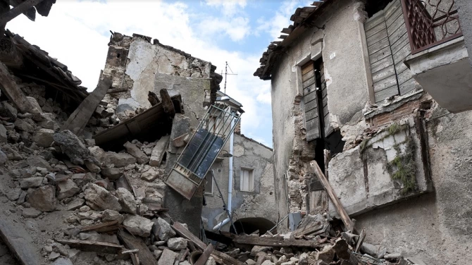 Два сильні землетруси в Індонезії