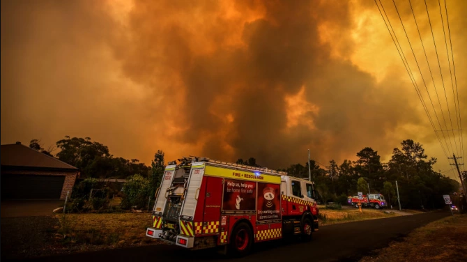 Австралія бореться з першою великою лісовою пожежею в сезоні