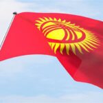 Мітингувальники атакували будівлю парламенту в Бішкеку (ВІДЕО)