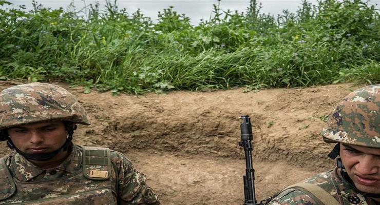 в Нагорном Карабахе продолжают погибать люди