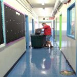 Чи може коронавірус залишатися на банкнотах, екранах і нержавіючої сталі до 28 днів?