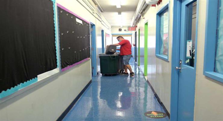 вірус виживає на гладких поверхнях до 28 днів