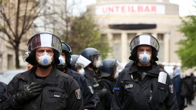 в Німеччині поліція буде стежити за дотриманням запобіжних заходів