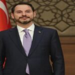 Зять Эрдогана подал в отставку с поста министра финансов Турции Зять Эрдогана подал в отставку с поста министра финансов Турции