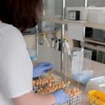 Мадрид пообіцяв іспанцям безкоштовну вакцину