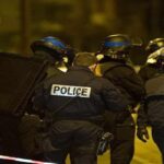 Напряженность при переселении мигрантов из лагеря под Парижем Напряженность при переселении мигрантов из лагеря под Парижем