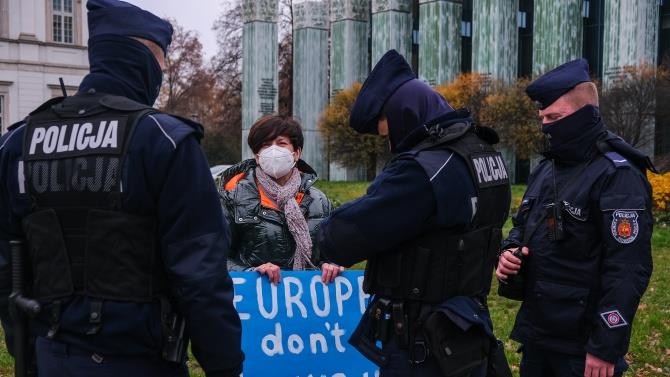 протесты в Варшаве