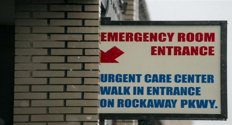 близько 650 тіл жертв весняної хвилі пандемії коронавируса в Нью-Йорку зберігаються в мобільному холодному морзі