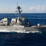 Американський есмінець зайшов на територію Росії