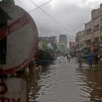 Сотні тисяч людей евакуйовані в Індії через циклон Сотні тисяч людей евакуйовані в Індії через циклон