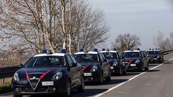 полиция проверяет центры тестирования на COVID-19