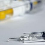 Великобритания одобрила вакцину Pfizer и Biontech против COVID-19