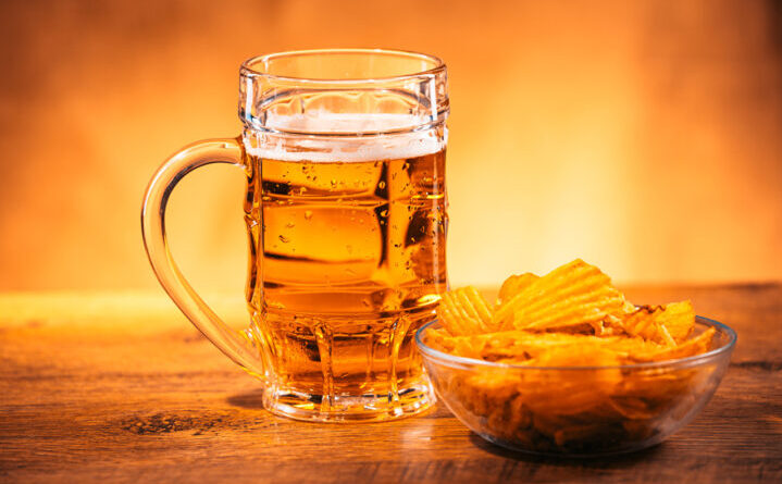 любимая всеми комбинация пива и чипсов впервые используется для борьбы с изменением климата