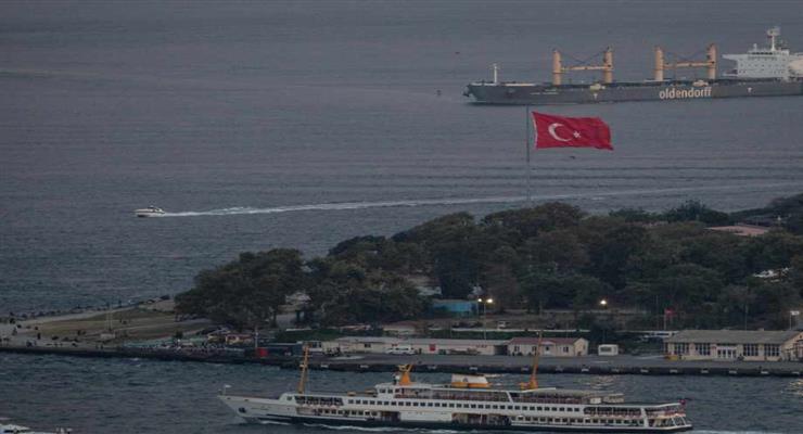третє бурове судно Туреччини, Кануні, готується до відплиття в Чорне море