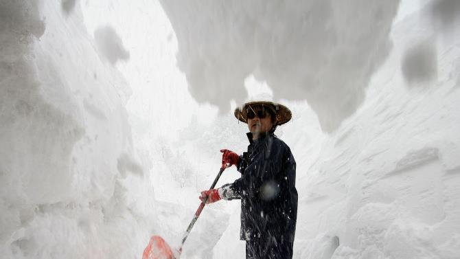 сильні снігопади обрушилися на Японію