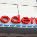 Moderna знищила сотні тисяч доз вакцини проти коронавіруса