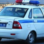 Російська поліція заарештувала відлученого від церкви священика під час операції зі звільнення монастиря