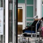 Почти 30% пациентов с коронавирусом в Англии повторно госпитализируются