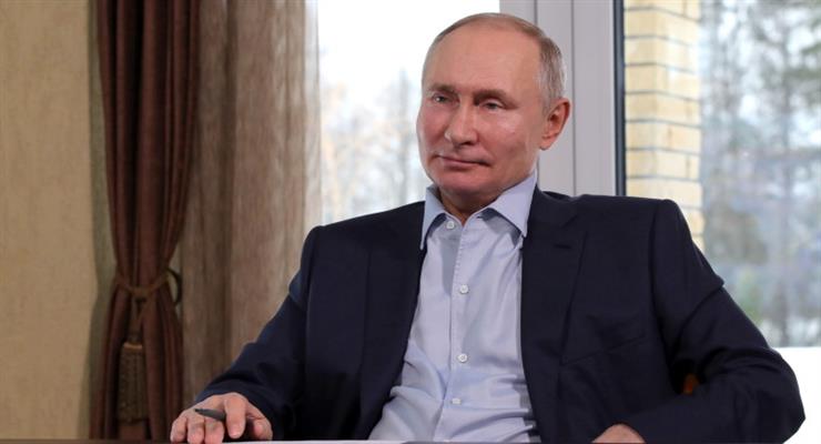 Путин опровергает факты из фильма
