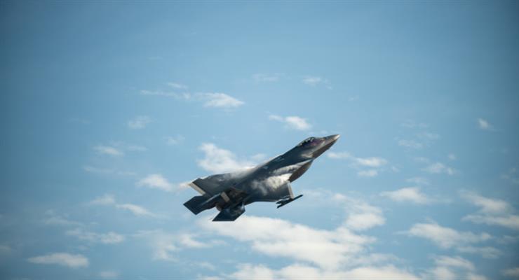 Байден призупинив деякі поставки зброї