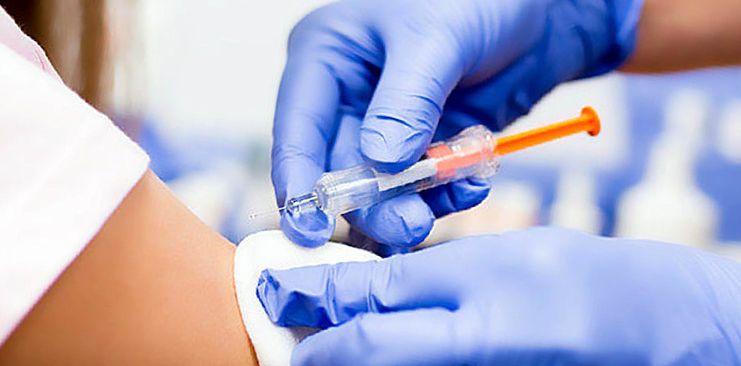 смерть медпрацівника після вакцинації