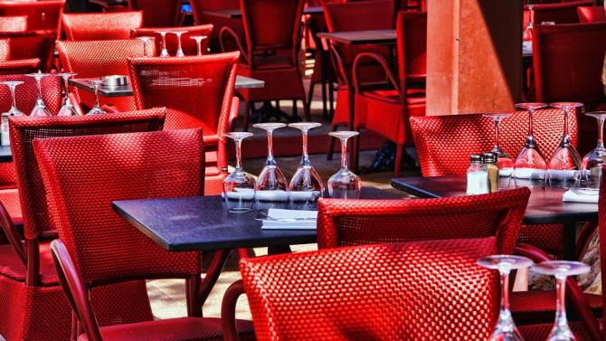 рестораны открываются в знак протеста