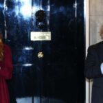 Велика Британія вшанувала пам'ять покійного «капітана Тома» хвилиною оплесків