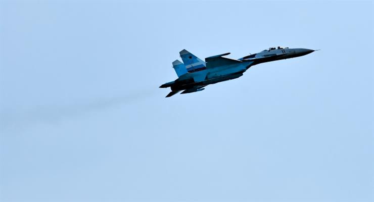 два российских истребителя Су-27 встретили группу французских военных самолетов над Черным морем