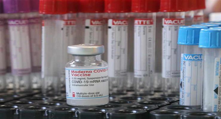 не варто політизувати вакцину