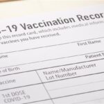 ВОЗ в настоящее время против введения паспортов вакцинации