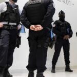 Мужчина был застрелен перед больницей в Париже Мужчина был застрелен перед больницей в Париже