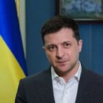 Зеленский приветствует уход России от границы