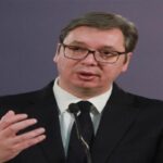 Вучич повышает среднюю зарплату в Сербии до 600 евро Вучич повышает среднюю зарплату в Сербии до 600 евро