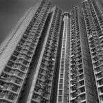 Хиткий хмарочос в китайському місті змусив людей панікувати (ВІДЕО) Хиткий хмарочос в китайському місті змусив людей панікувати (ВІДЕО)